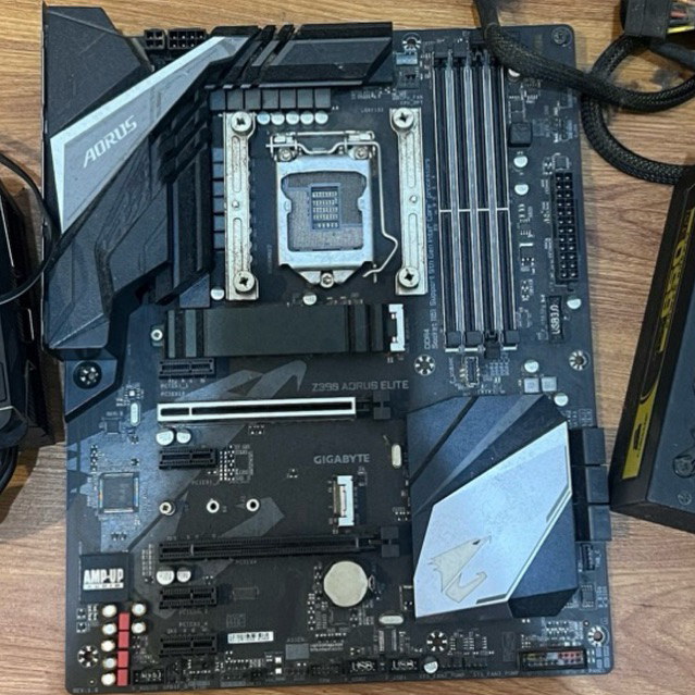 mobo z390 aorus + cpu fan