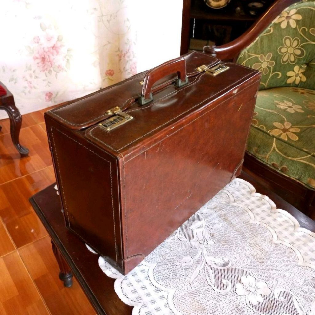 Koper  Kulit Jadul Antik Vintage Merk LIBERTY lawas Dekorasi Tua Kuno Retro