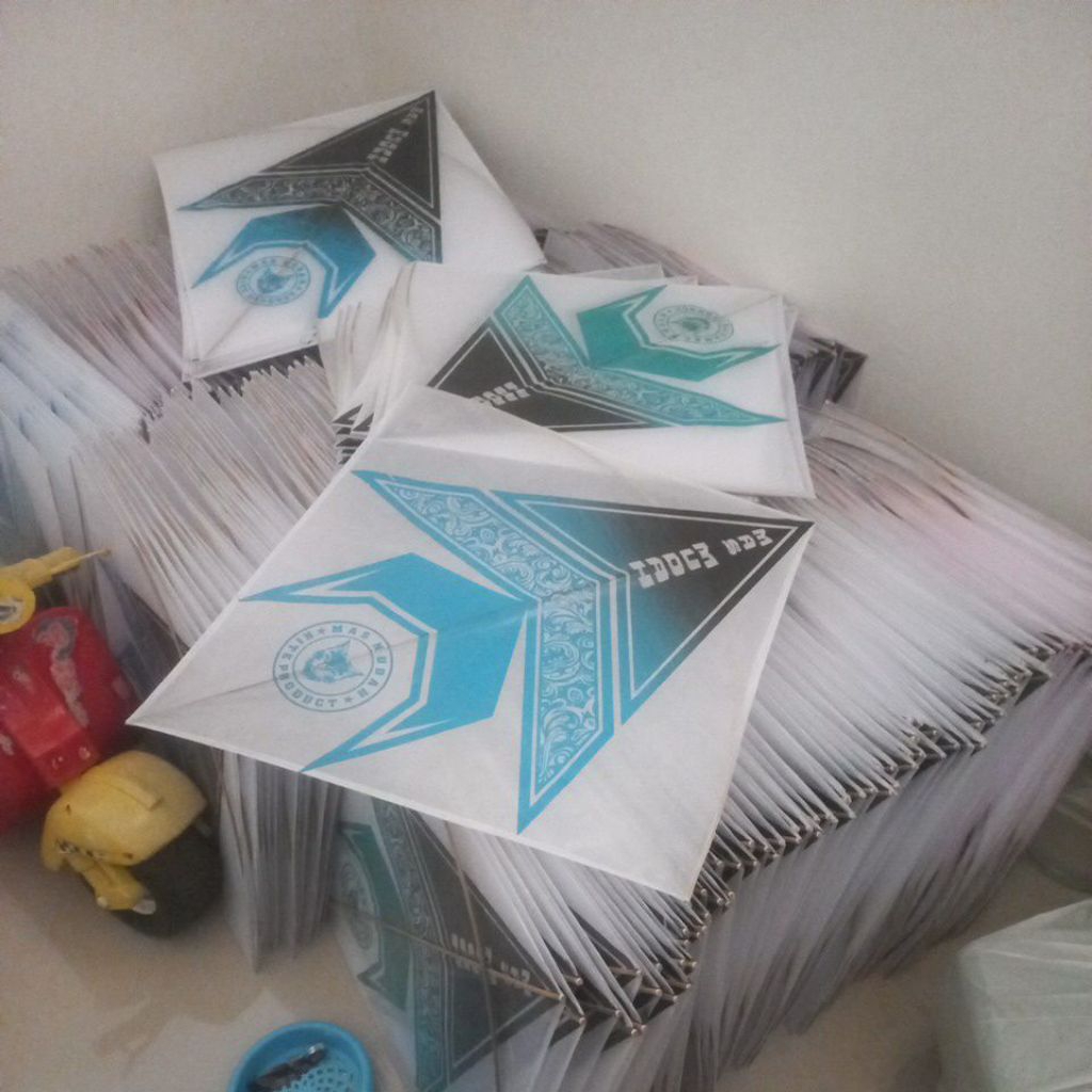layangan shukoi standart isi 100 pcs