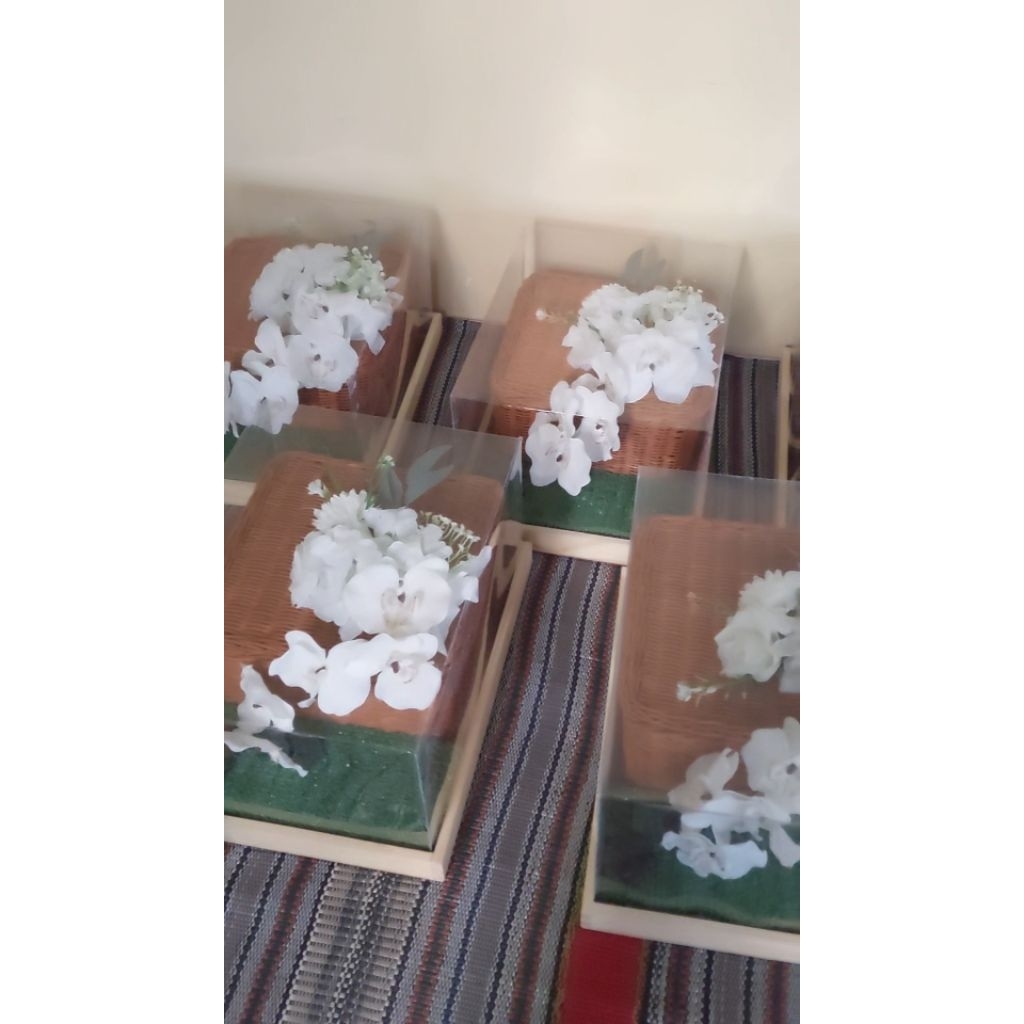 RANGKAIAN BUNGA/HIDDEN SESERAHAN BOX ROTAN