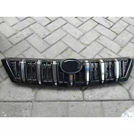Grill depan mobil innova 2012-2013 hitam chrome