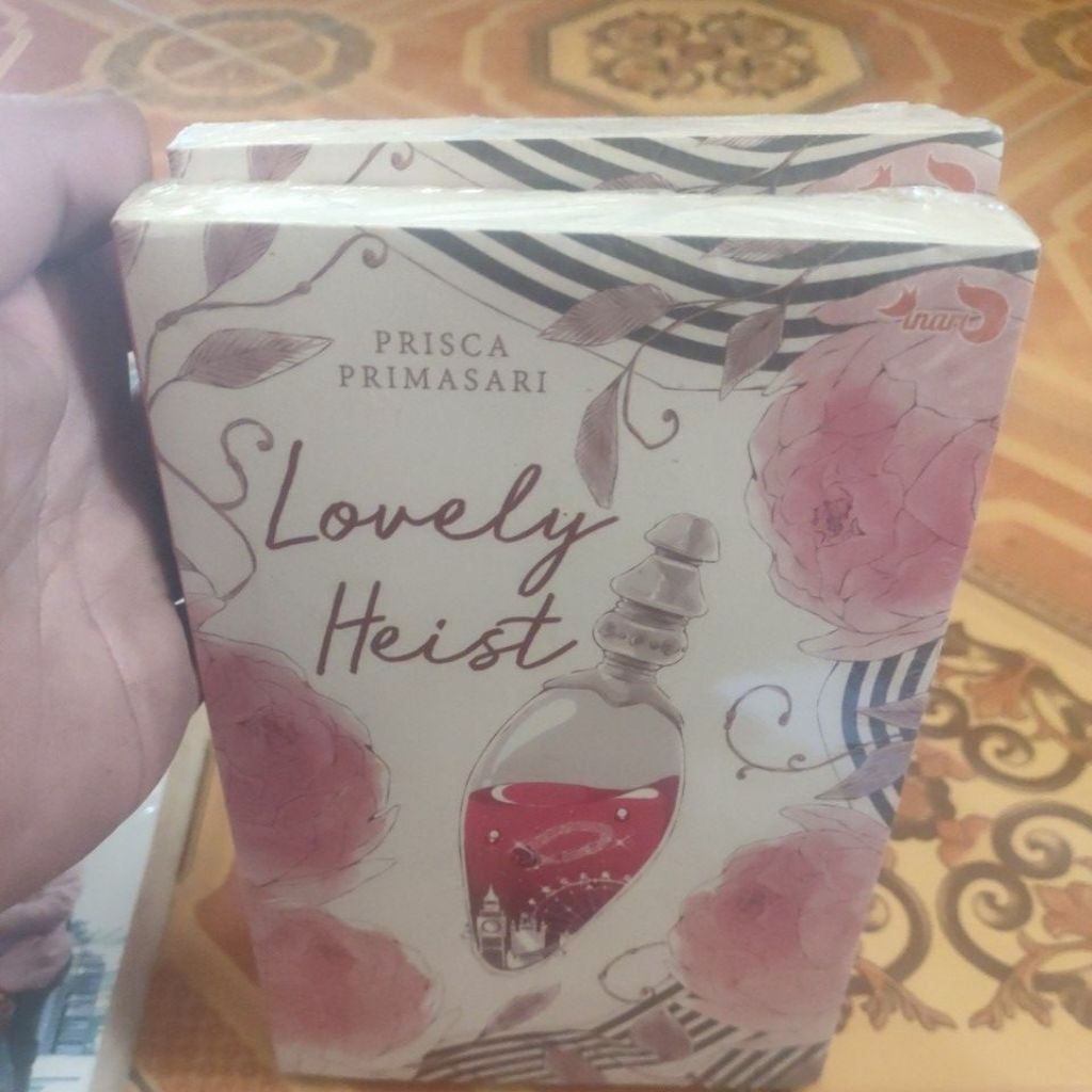ORIGINAL NOVEL LOVELY HEIST