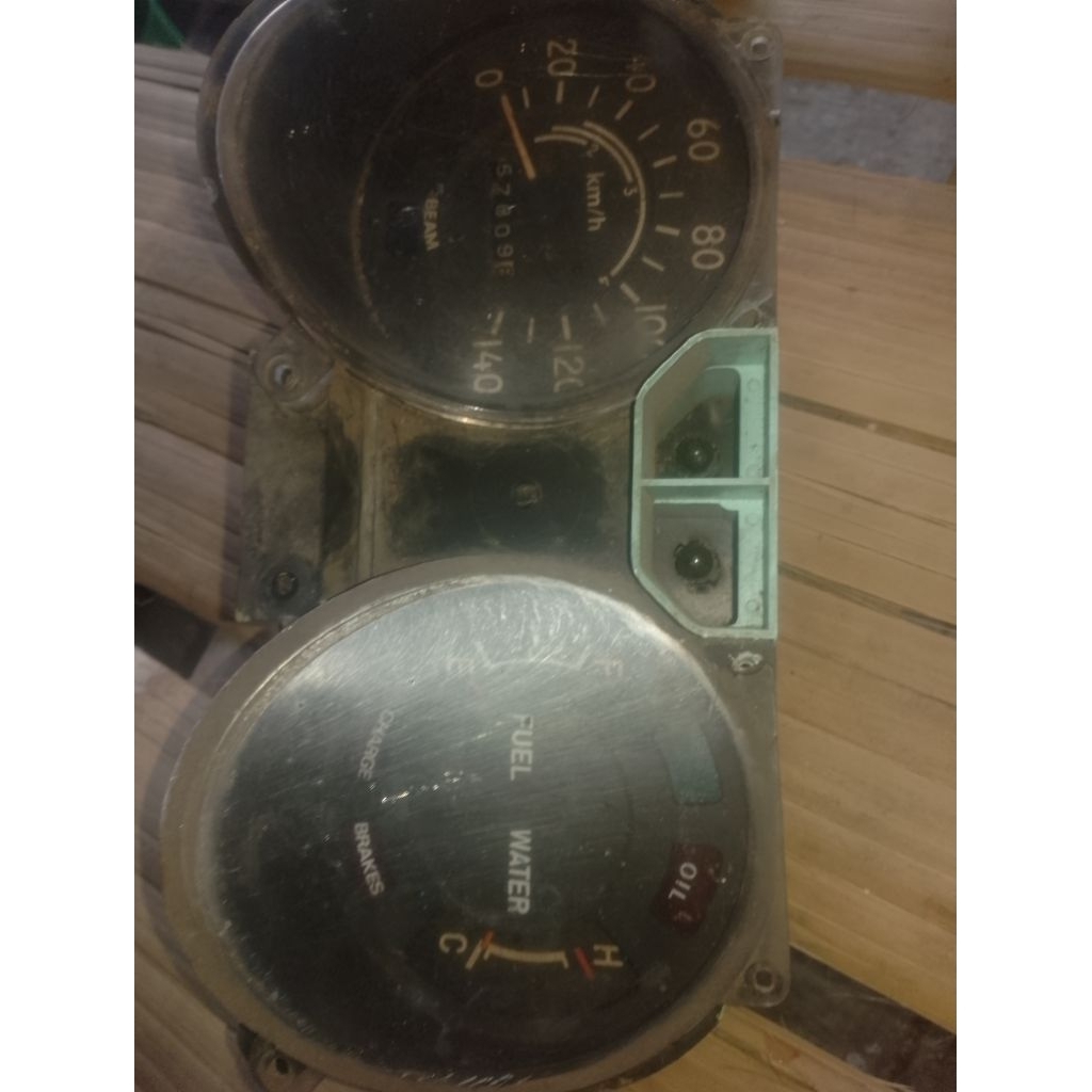 spidometer toyota Hiace tua