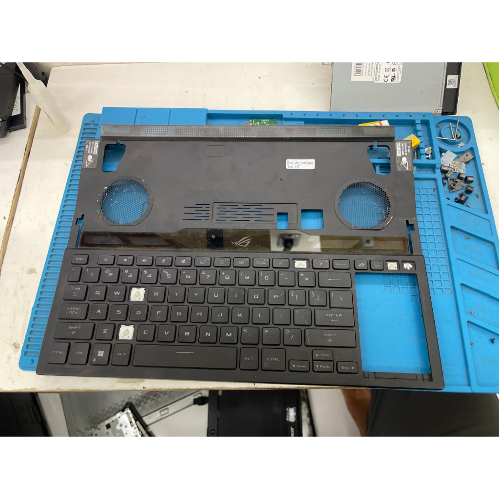 Palmrest + Keyboard Asus ROG Zephyros Duo 16 Top Case Casing Atas