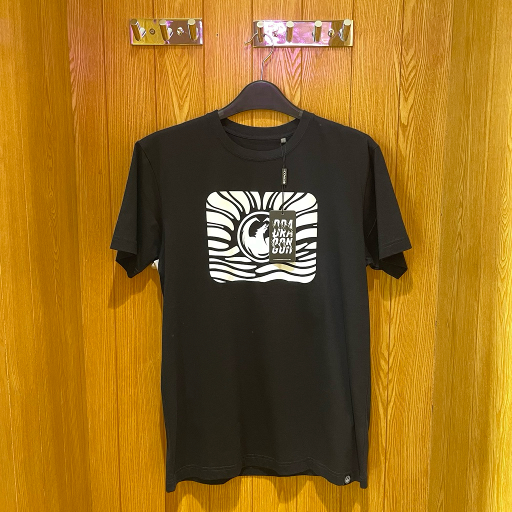 Kaos Pria Dragon Alliance Original Planet Surf
