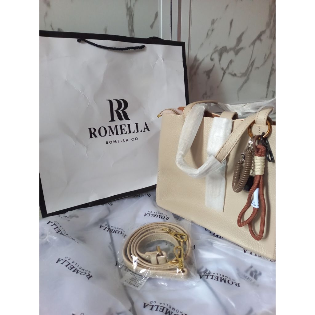 Romella include paper bag & gantungan tas