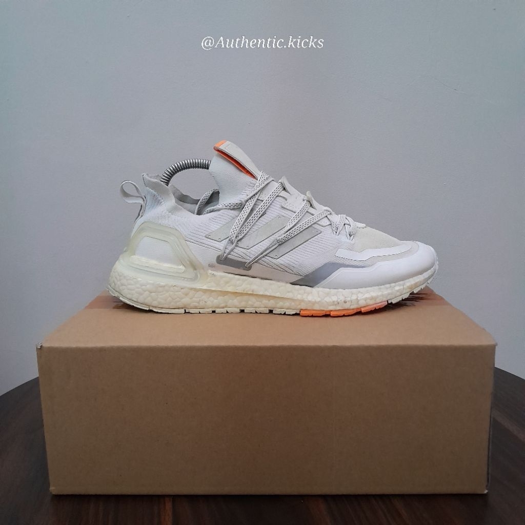 Sepatu Second Running Adidas Ultraboost Winter Ready Size 41 1/3 insole 26 cm Original Guarantee 100