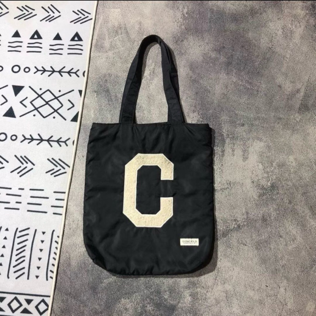 [preloved] Totebag Covernat x innisfree