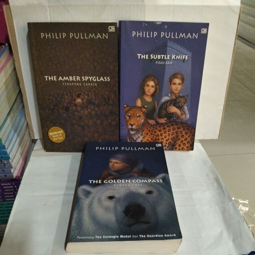 Novel Trilogi PHILIP PULLMAN