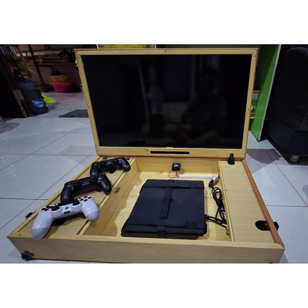 Playbox 32 inch PS4