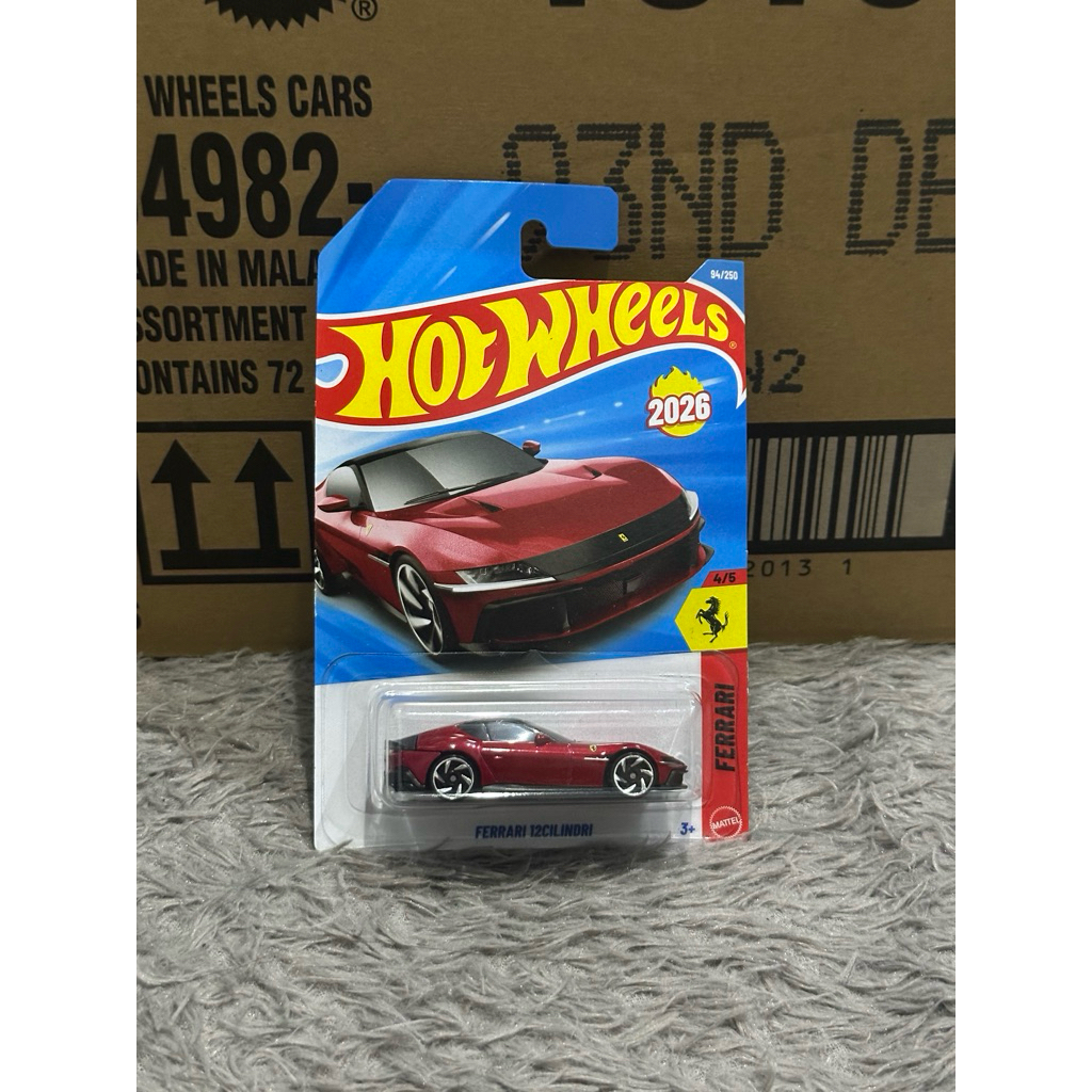 Hotwheels ferrari 12 cilindri