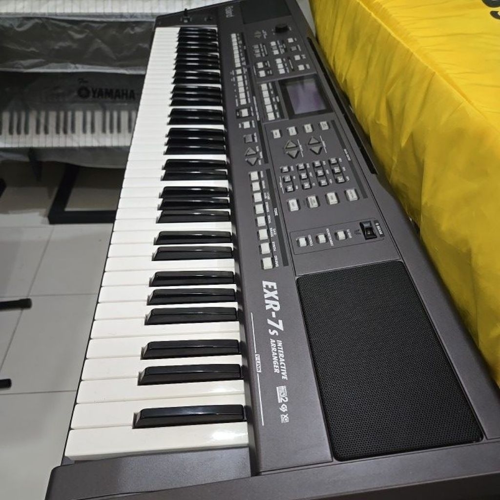 ROLAND EXR-7S Keyboard Arranger 76 Keys Series Tertinggi EXR Second Like New Good Condition