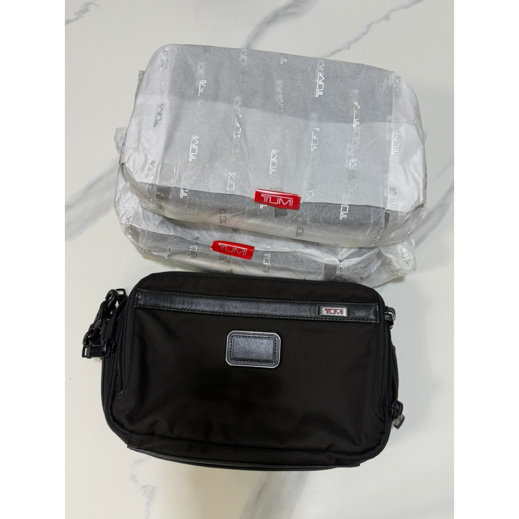 Tumi alpha clutch original 100% baru Beli di Paskal Bandung - masih segel