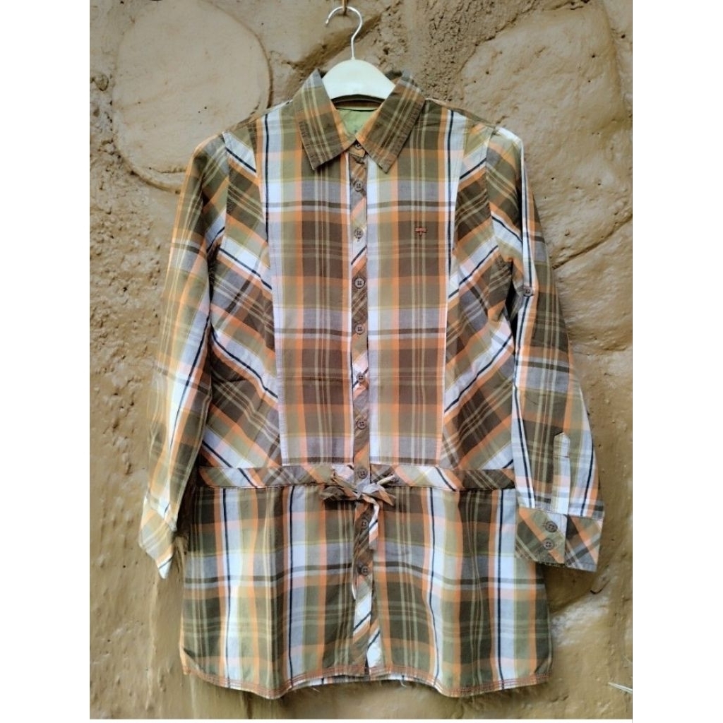 Preloved kemeja Wanita brand Triset