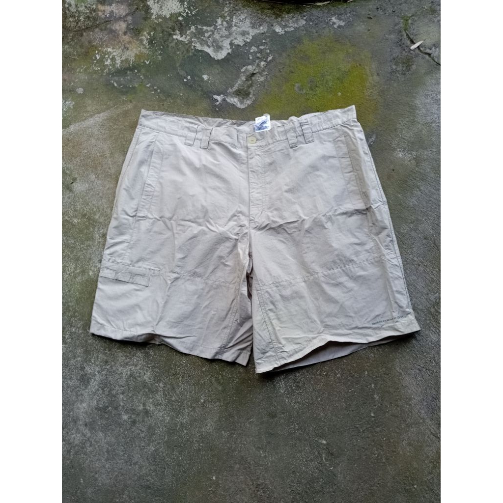 celana pendek Columbia