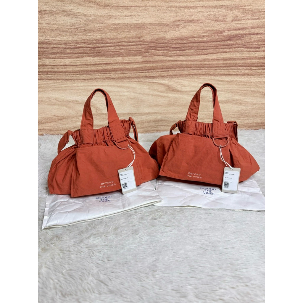 Preloved Beyond The Vines BTV XS Dumpling Bag Tas