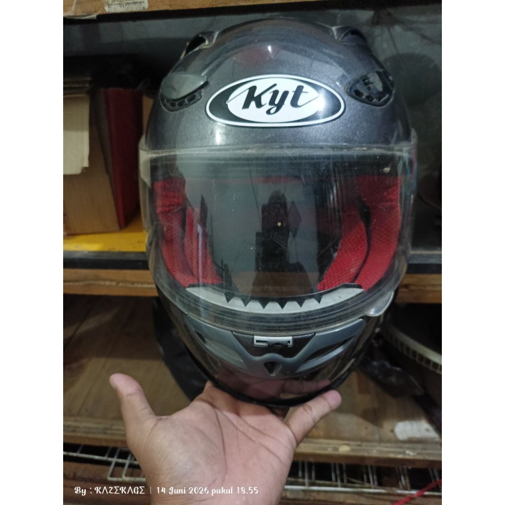 Helm Fullface KYT bekas
