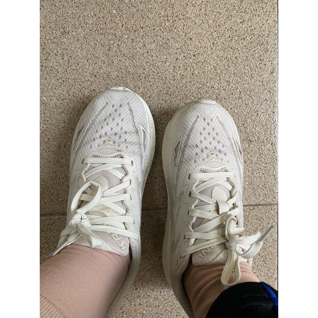sepatu kronikel