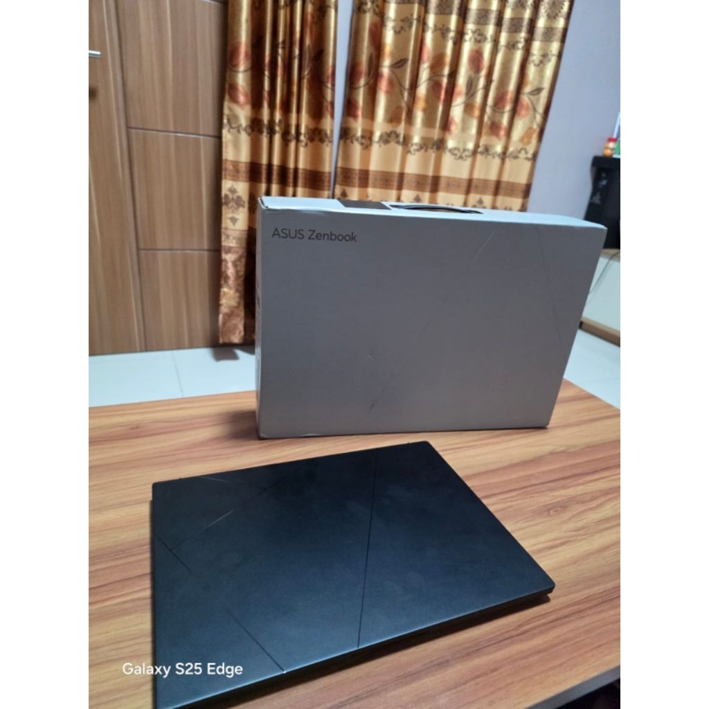 Asuz ZenBook 14 UM3406HA OLED AMD RYZEN 7 8840HS 16/512GB
