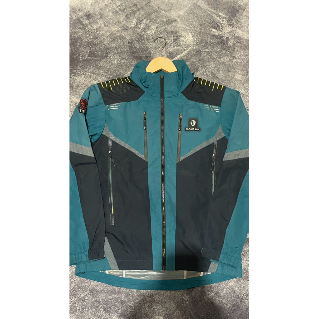OUTDOOR JACKET BLACKYAK