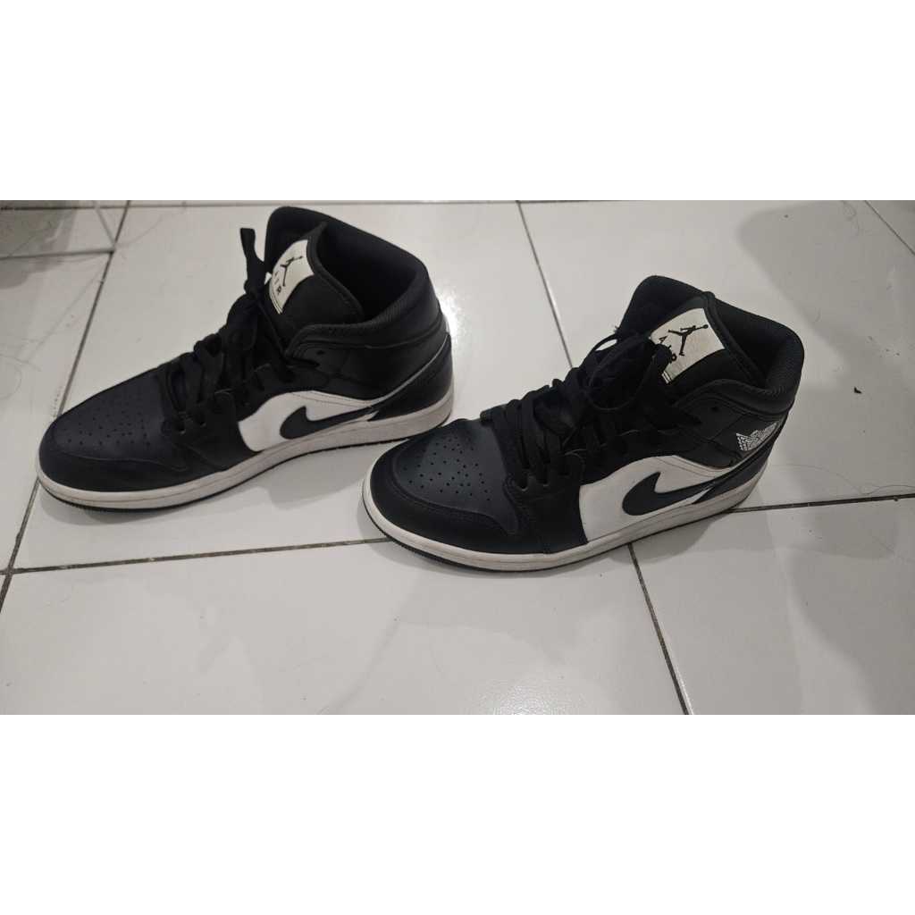 Air Jordan 1 Mid Black White Panda