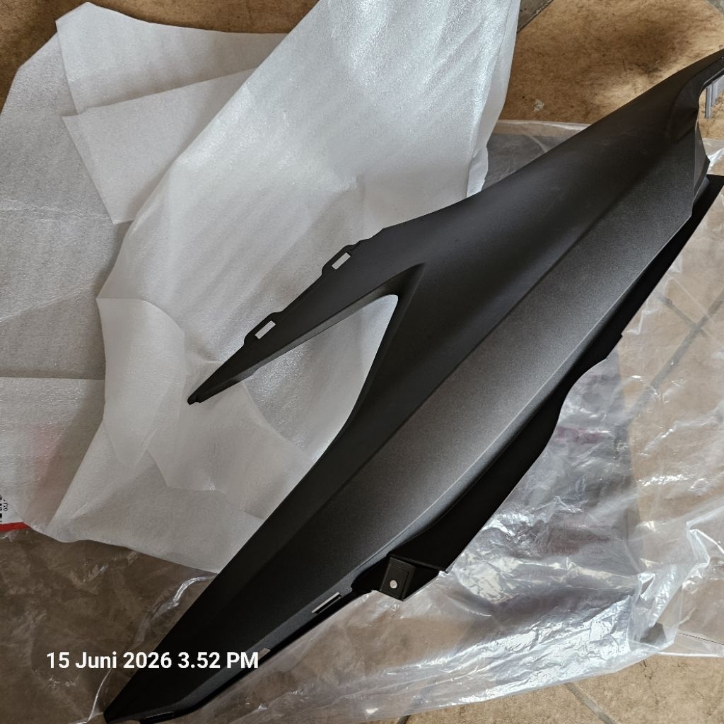 Cover Body Kanan Brown Honda Vario 150 eSP K59J. 83500-K59-A70ZY