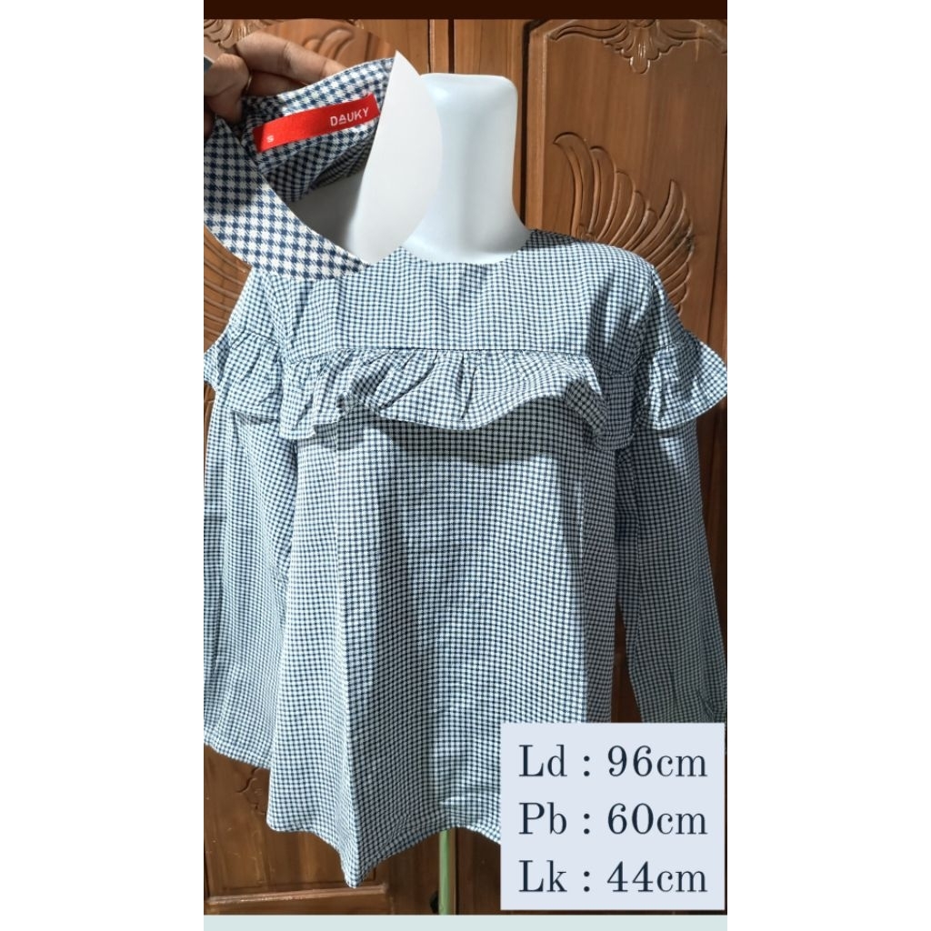 preloved vvgc blouse DAUKY, atasan lucu DAUKY