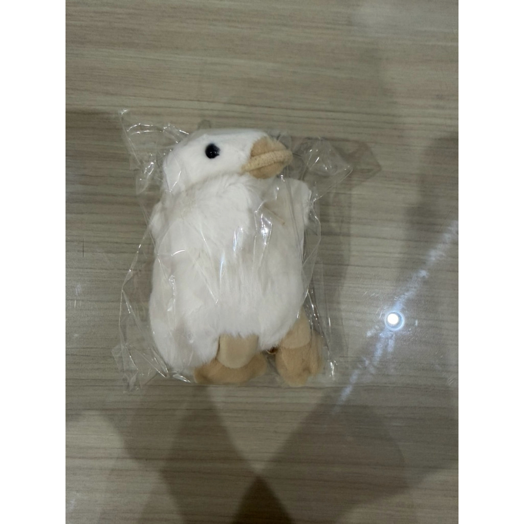 Plushie Boneka Mainan Bebek Putih (from hokkaido)