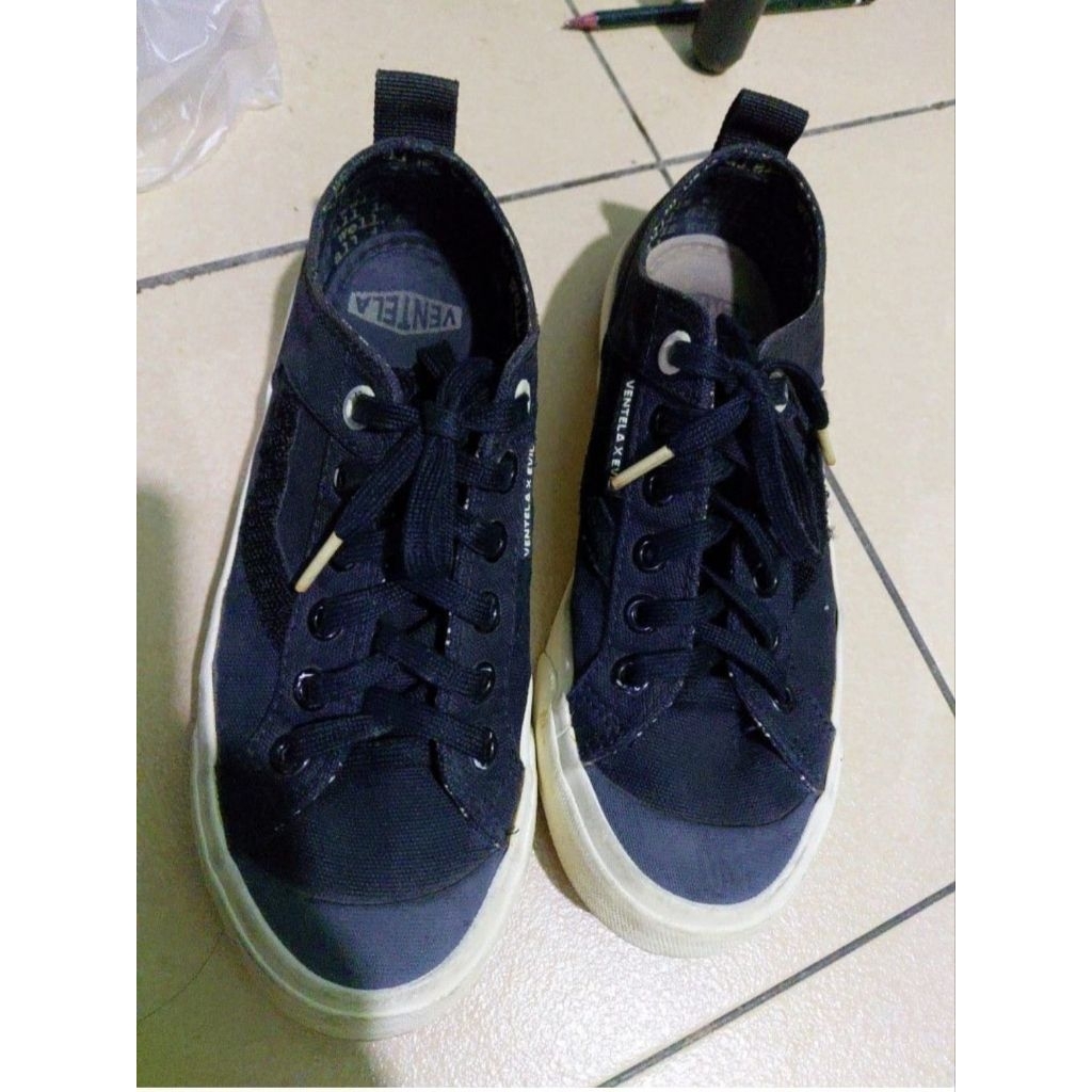 [PRELOVED] Ventela Evil x Papa Gading "All Is Well" UK 37