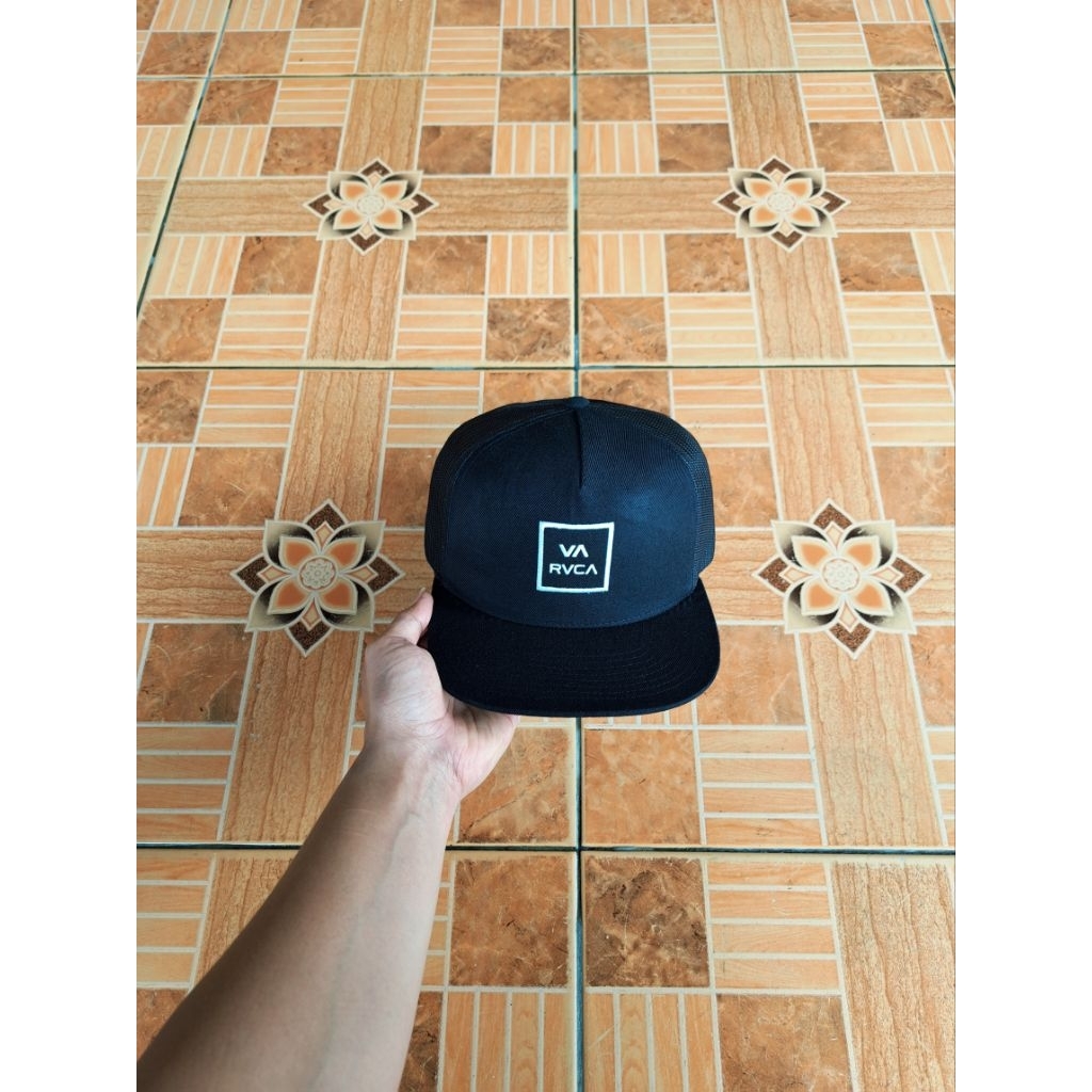 TOPI RVCA