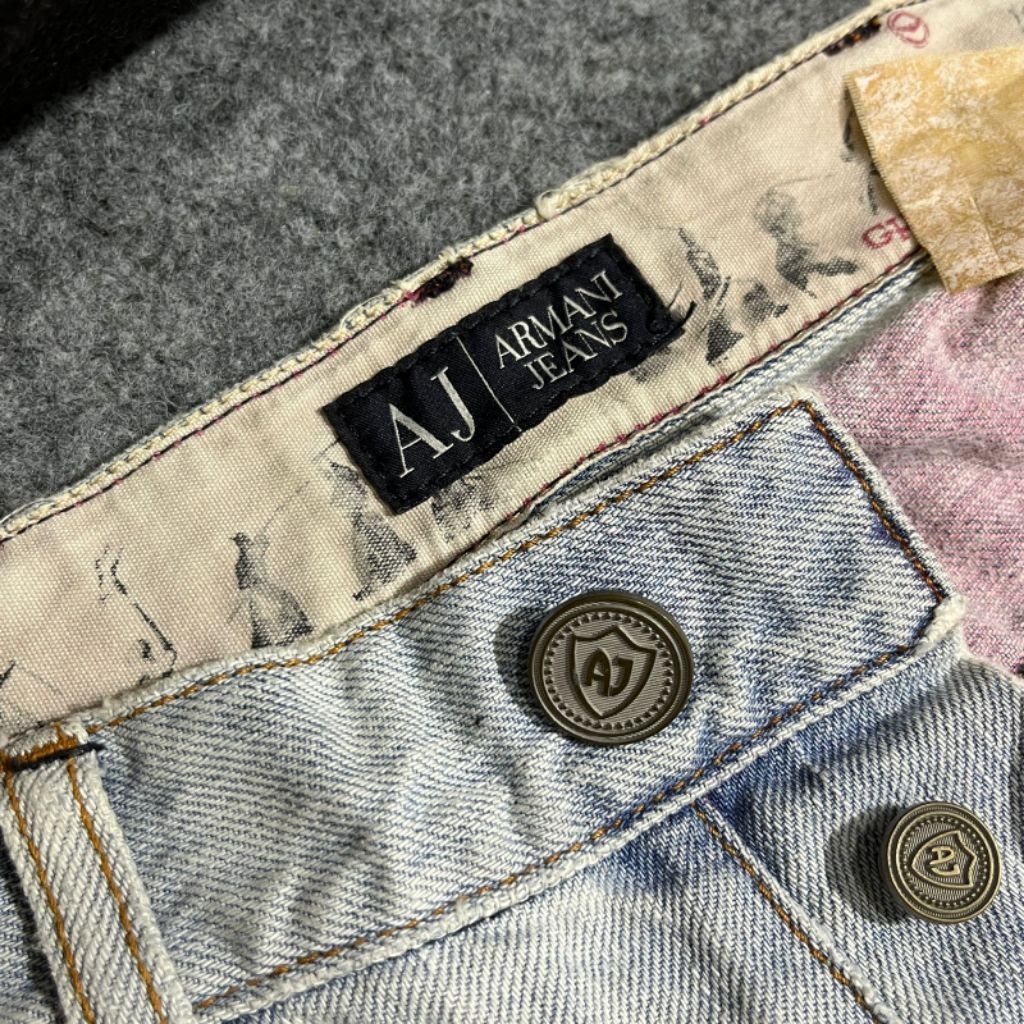 Armani jeans pria keren