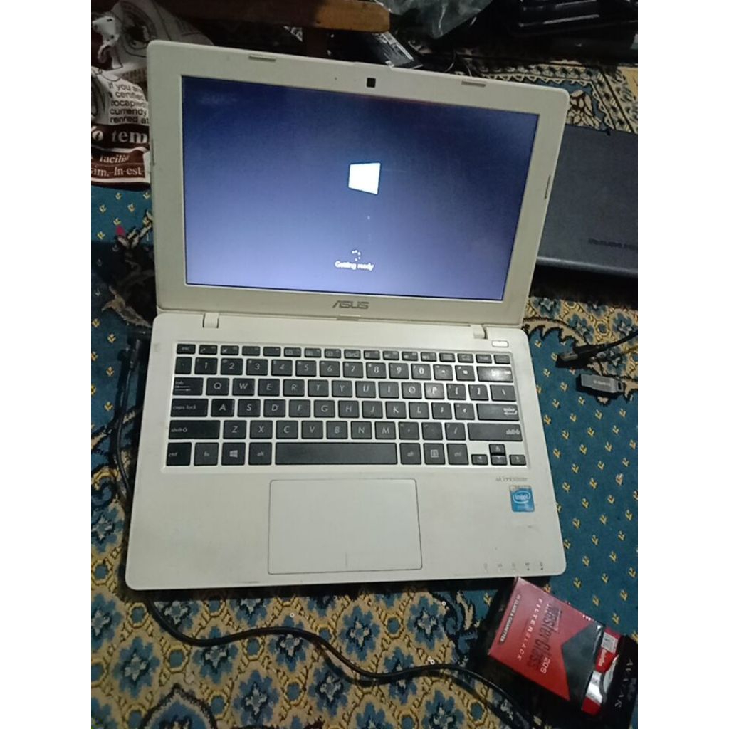 Notebook Asus X200M siap pakai