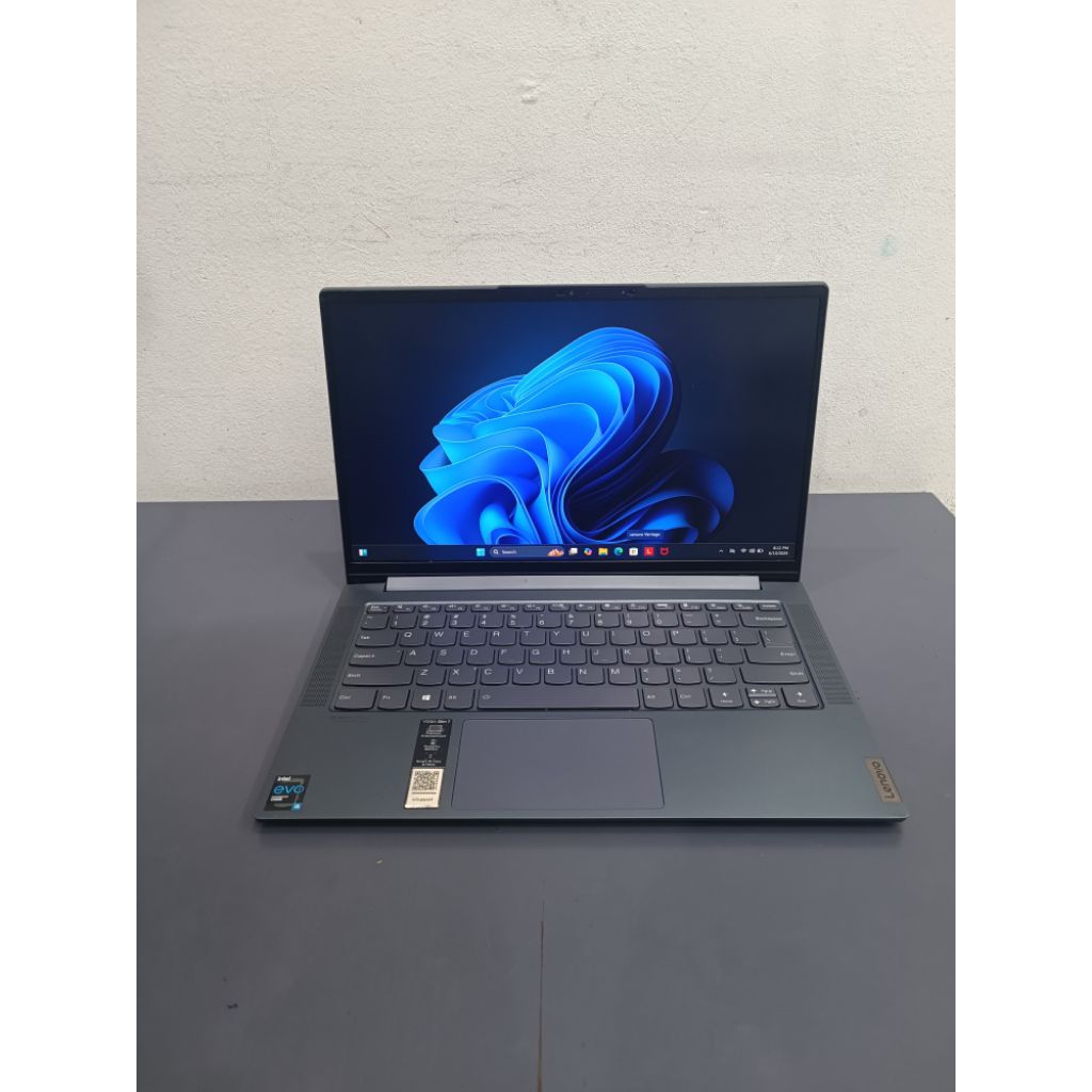 LAPTOP LENOVO YOGA SLIM 7