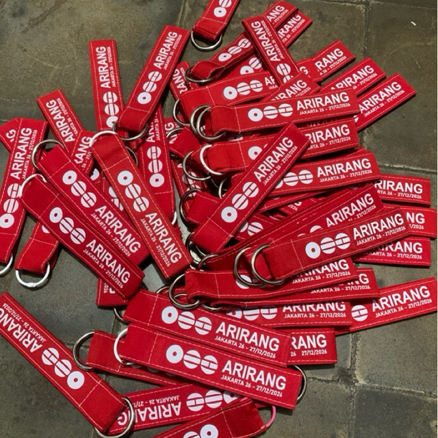 BTS ARIRANG KEYCHAIN FREEBIES KONSER