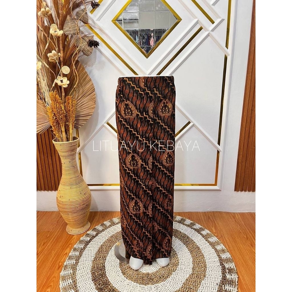 Jarik Cowok Wiru Instan, Model Lilit - Nuansa Coklat & Putih