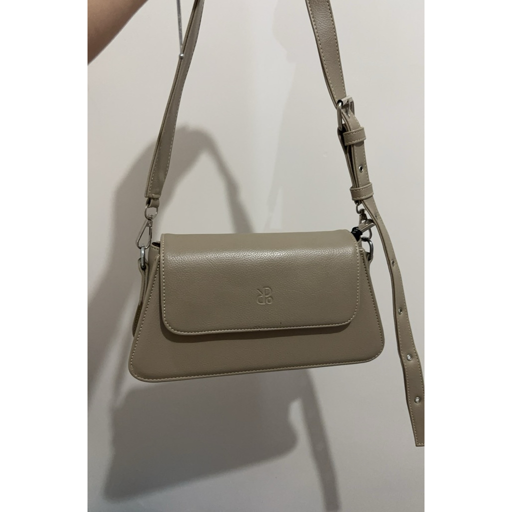 tas prior like new