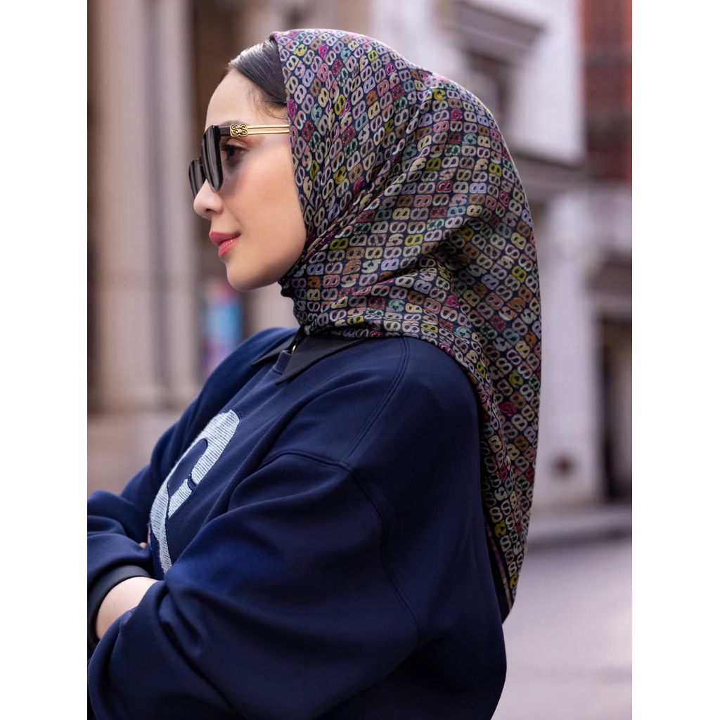 BS Al qasr Mashrabiya British wonderland Sevilla Scarf Blanco by Buttonscarves x Nagita