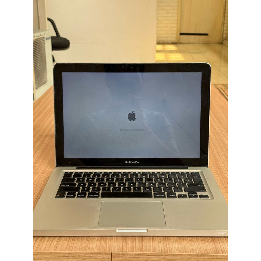Macbook Pro 2009 13 inch second tanpa charger