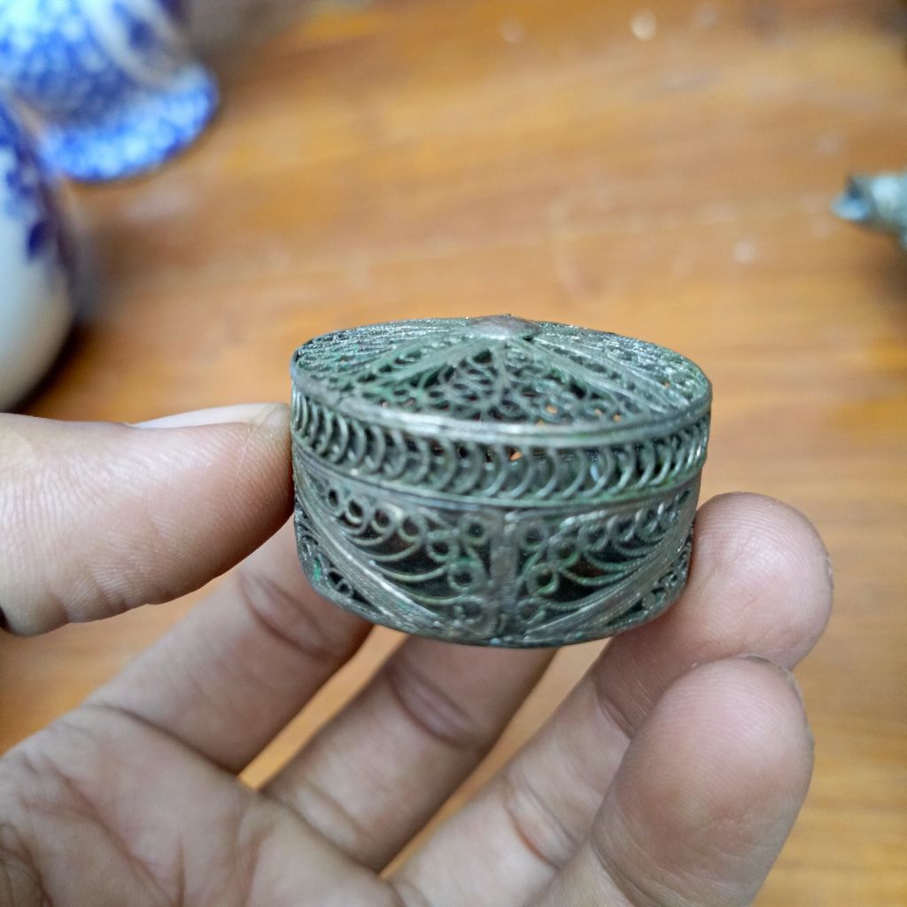 wadah cepuk mini kuningan lapis perak bekas lawas antik