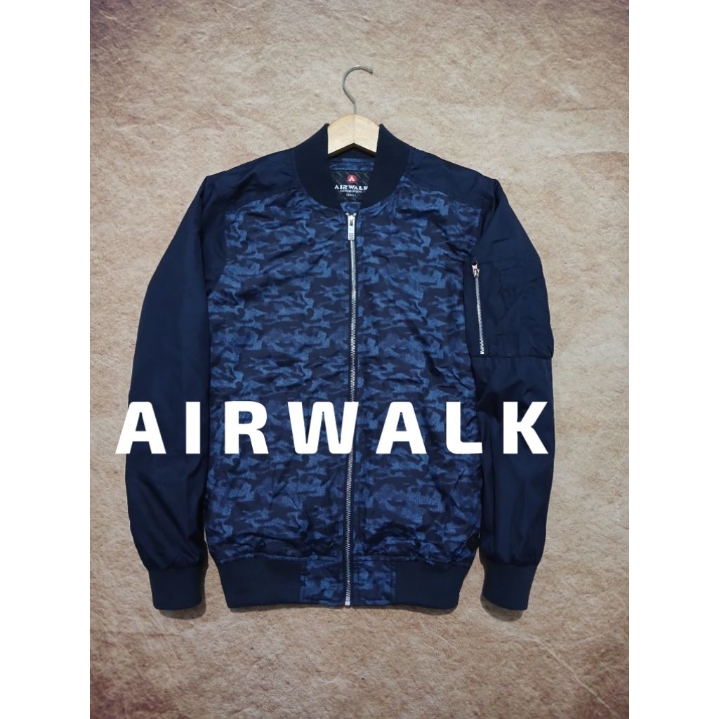 Jaket casual bomber keren AIRWALK bekas murah