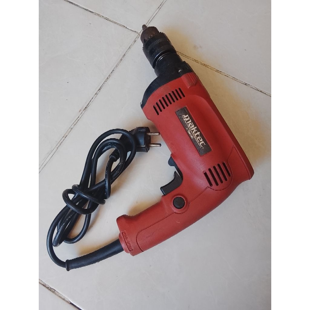 bor drill merek maktec ukuran 13mm kanan kiri kondisi normal semua siap pakai kerja