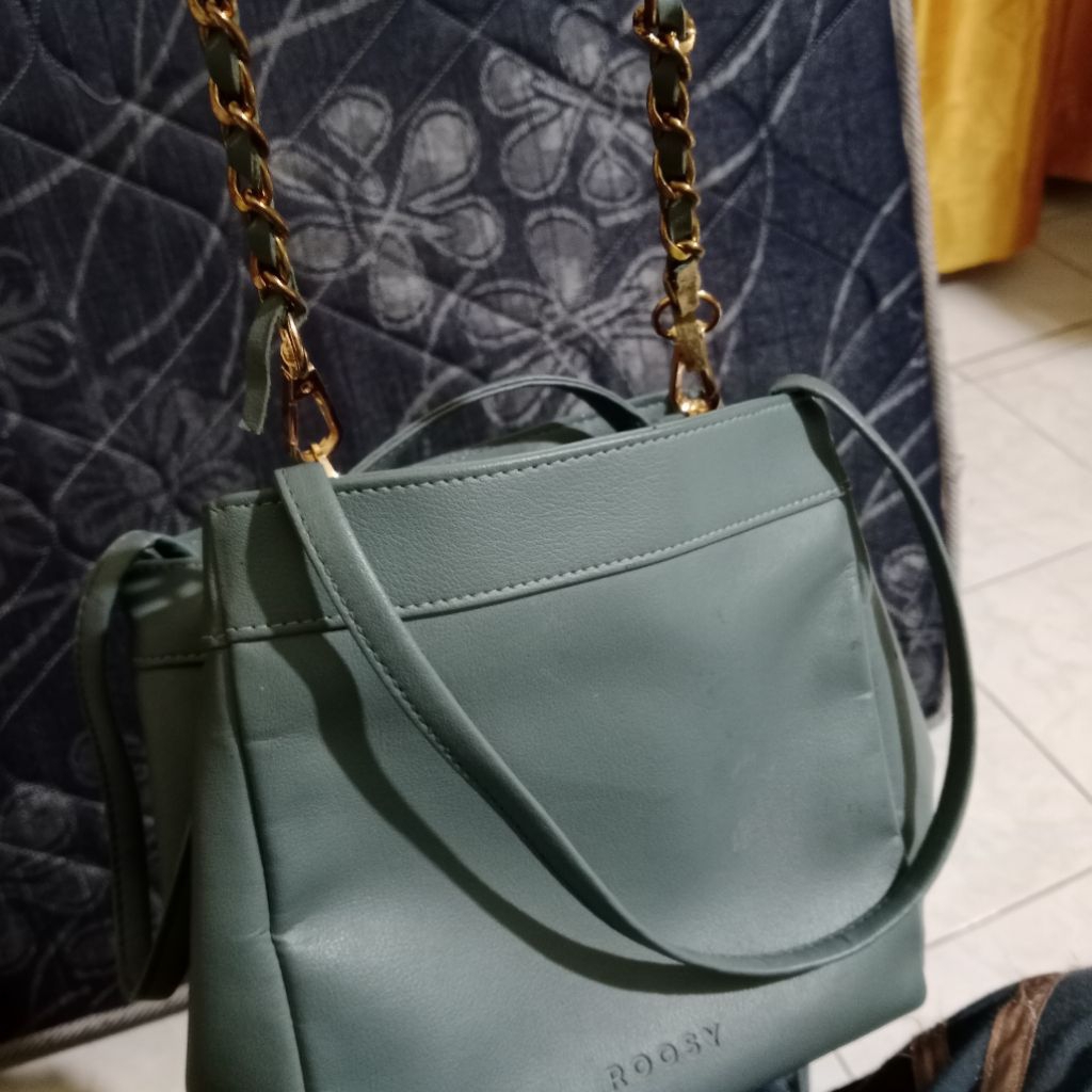 preloved holmes bag by roosy
