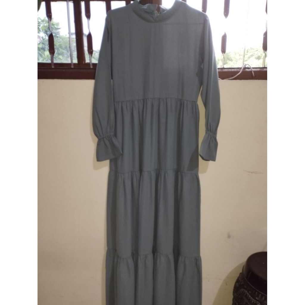 prelove gamis 1 set dengan jilbab segiempat