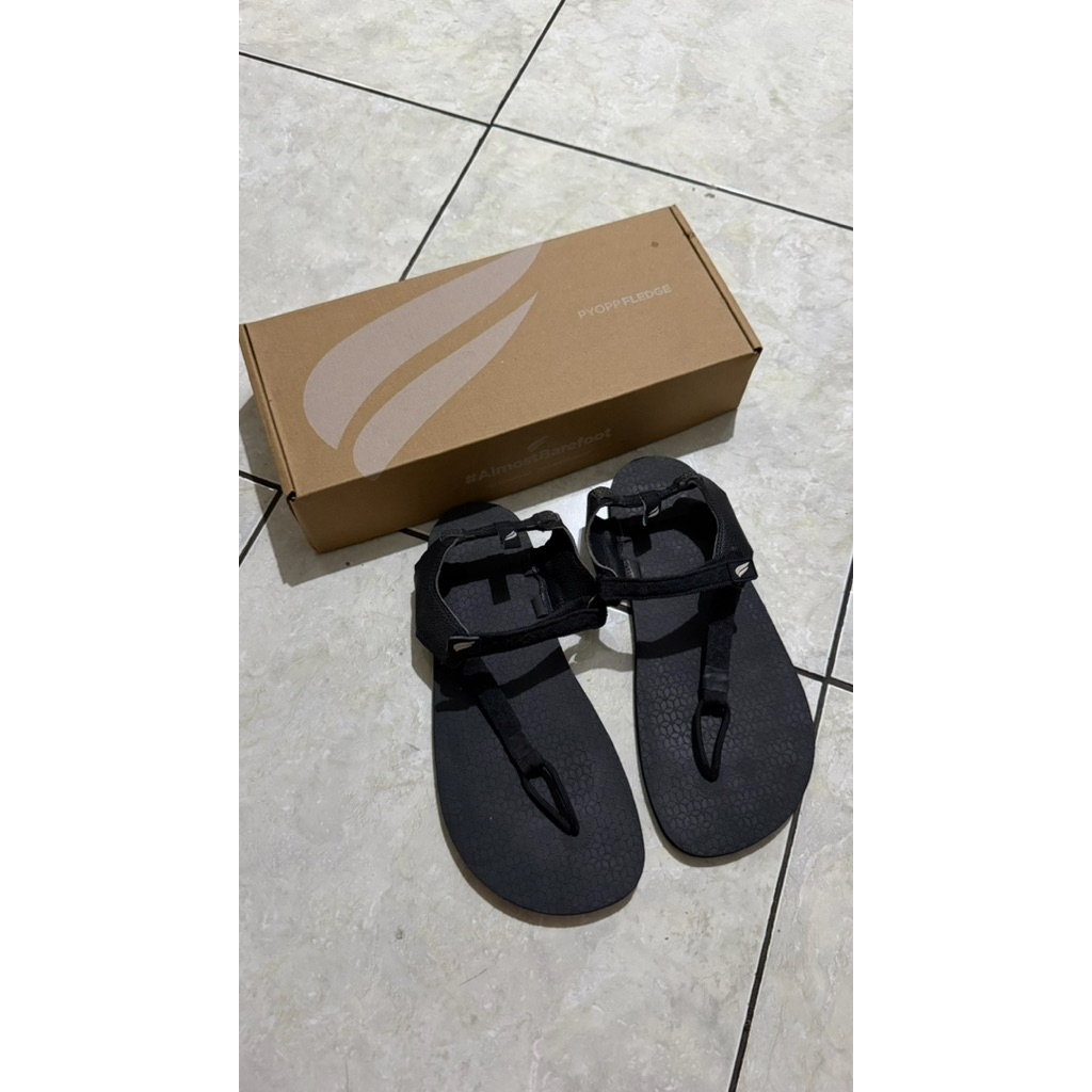 pyopp fledge bare foot black