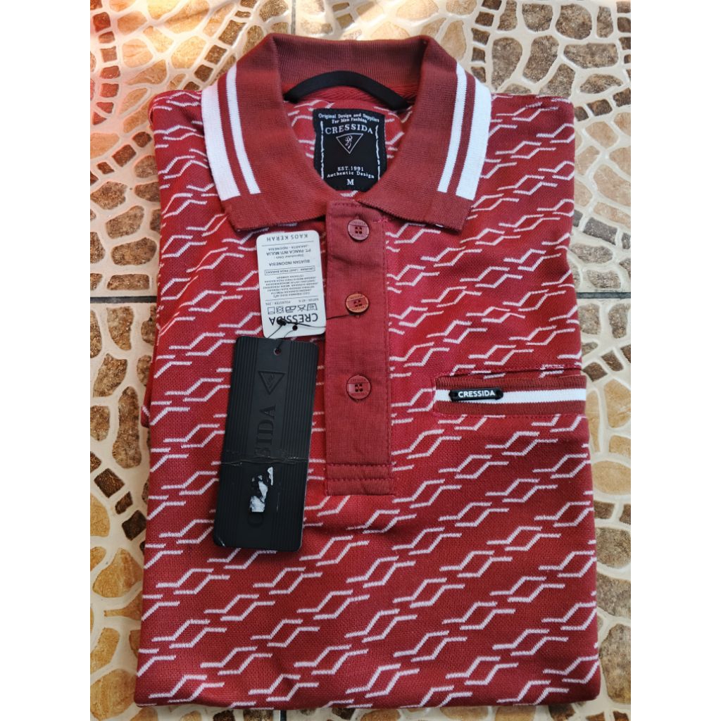 Cressida Polo Shirt Merah Ukuran M dengan Desain Garis Putih Kemeja Polo Pria Berkualitas Tinggi unt