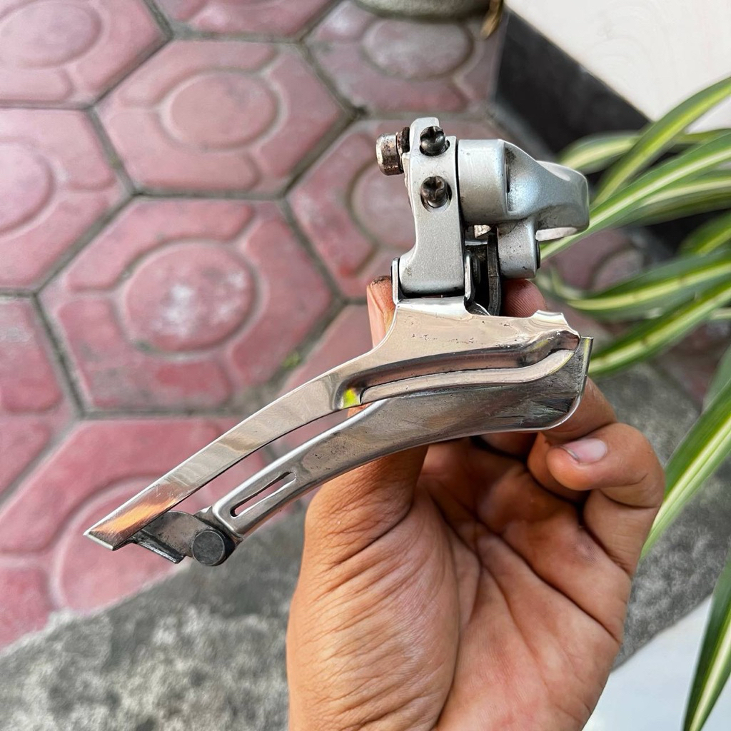 Fd front derrailleur shimano FD-2300 2speed singapore bekas pakai copotan sepeda balap helios 100
