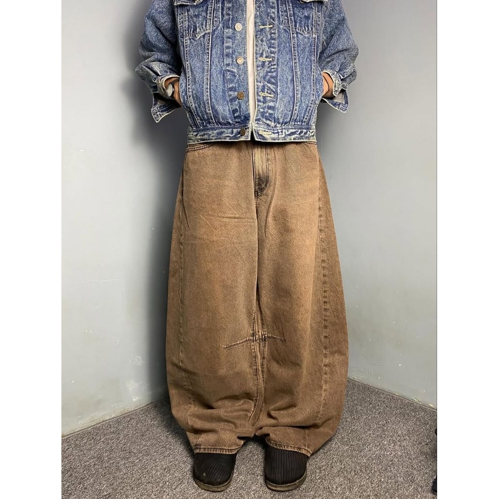 GU barrel brown washed jeans wide( Like new)