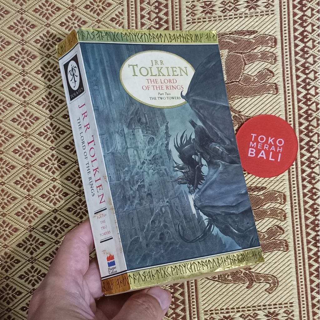 Buku The Two Towers JRR Tolkien The Lord of the Rings LOTR
