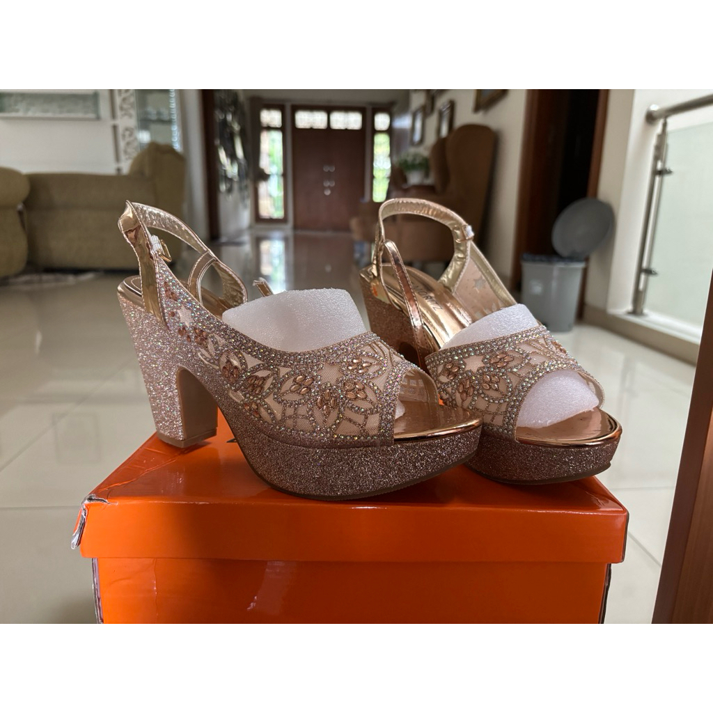 heels brand dri matahari