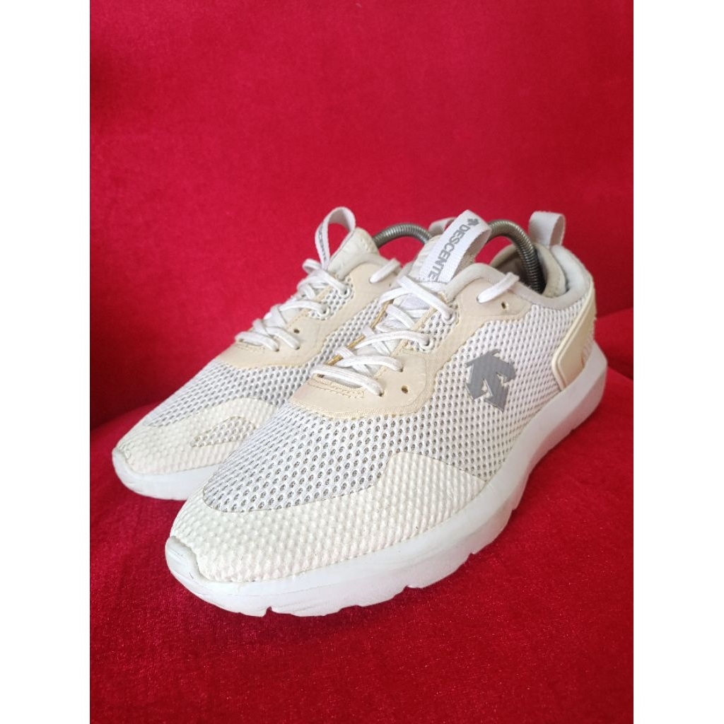 Sepatu sneaker running basket hiking outdoor second seken branded Descente original
